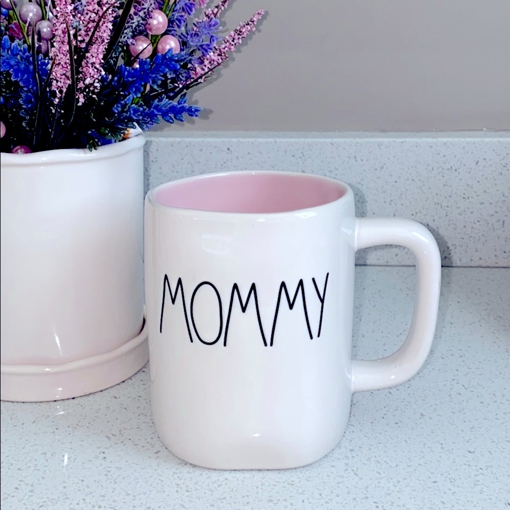 🤱🏻RAE DUNN MOMMY PINK INTERIOR COFFEE MUG